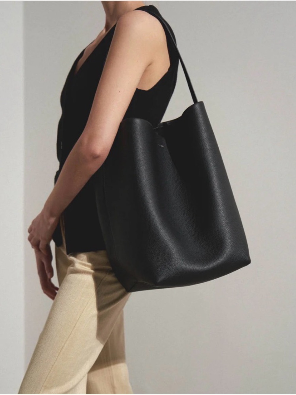N/S Park Style Designer-Inspired Large Leather Tote in Black NWOT